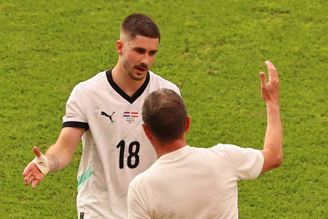 El gol número 900 de la Eurocopa lo anotó el austriaco Romano Schmid en el triunfo por 2-3 de Austria sobre Países Bajos. EFE/EPA/HANNIBAL HANSCHKE