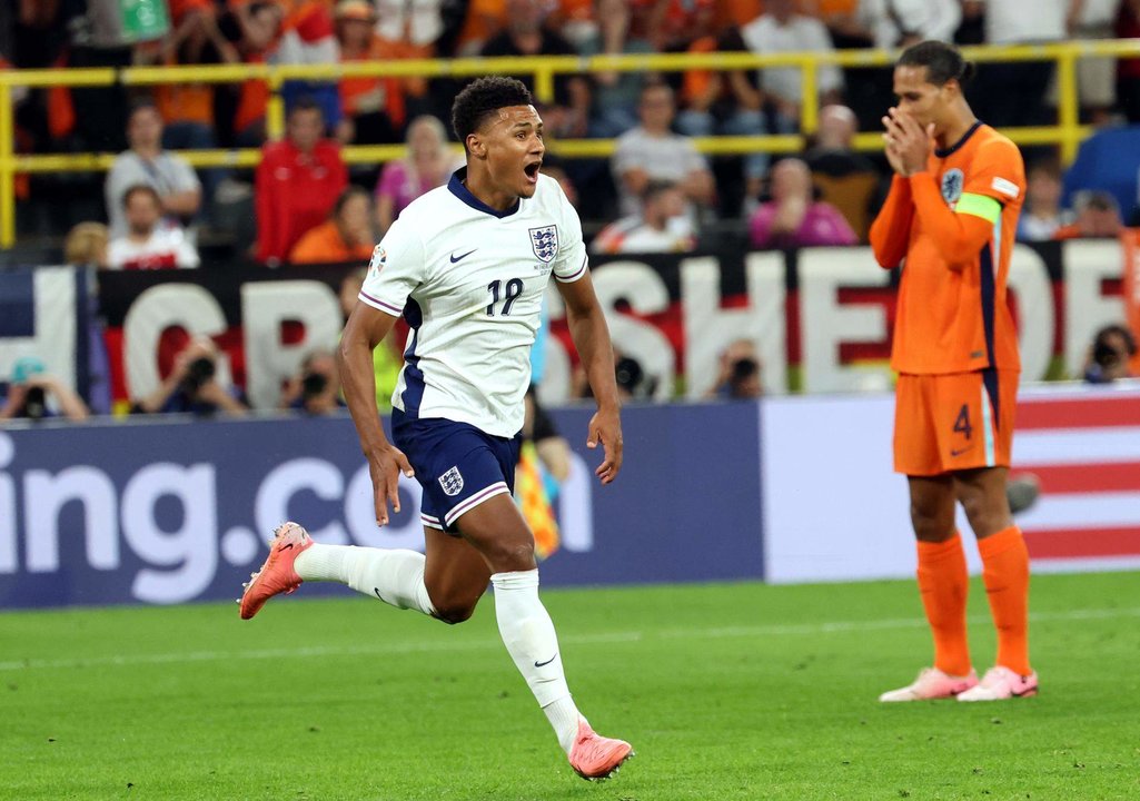 Oliver Watkins tras la segunda semifnal de la Eurocopa entre Países Bajos e Inglaterra en Dortmund, Alemania) EFE/EPA/FRIEDEMANN VOGEL